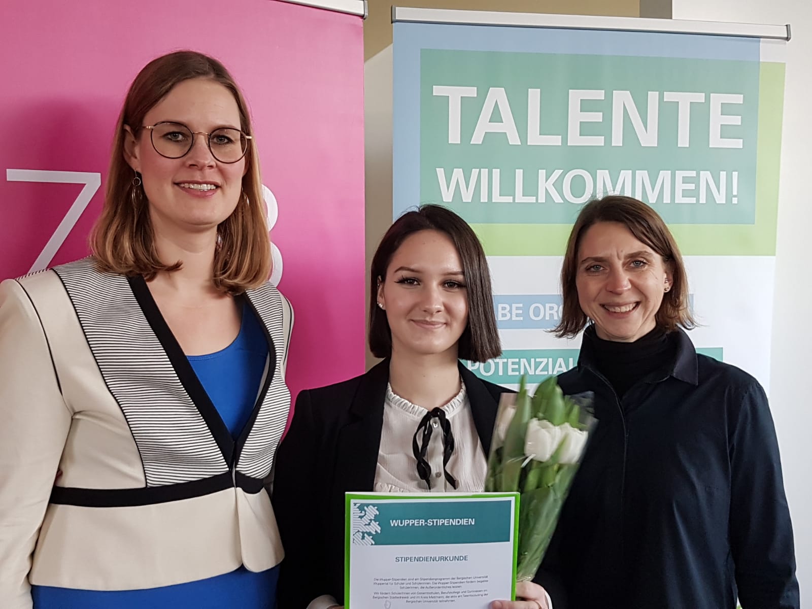 Jelena B. erhält Wupper-Stipendium der Bergischen Universität